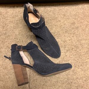 Crown & Ivy navy heels with ankle strap 7